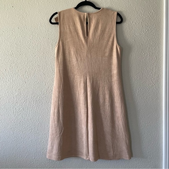 Neiman Marcus Suede Shift Dress Women’s 6 Tan Front Ruffle Knee Length - Picture 7 of 13